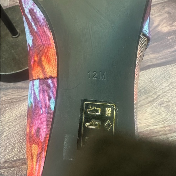 Size 12 J. Renee Colorful Patterned Women's Heels - Picture 2 of 7